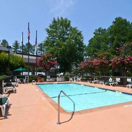 Hampton Inn Chapel Hill Exterior photo