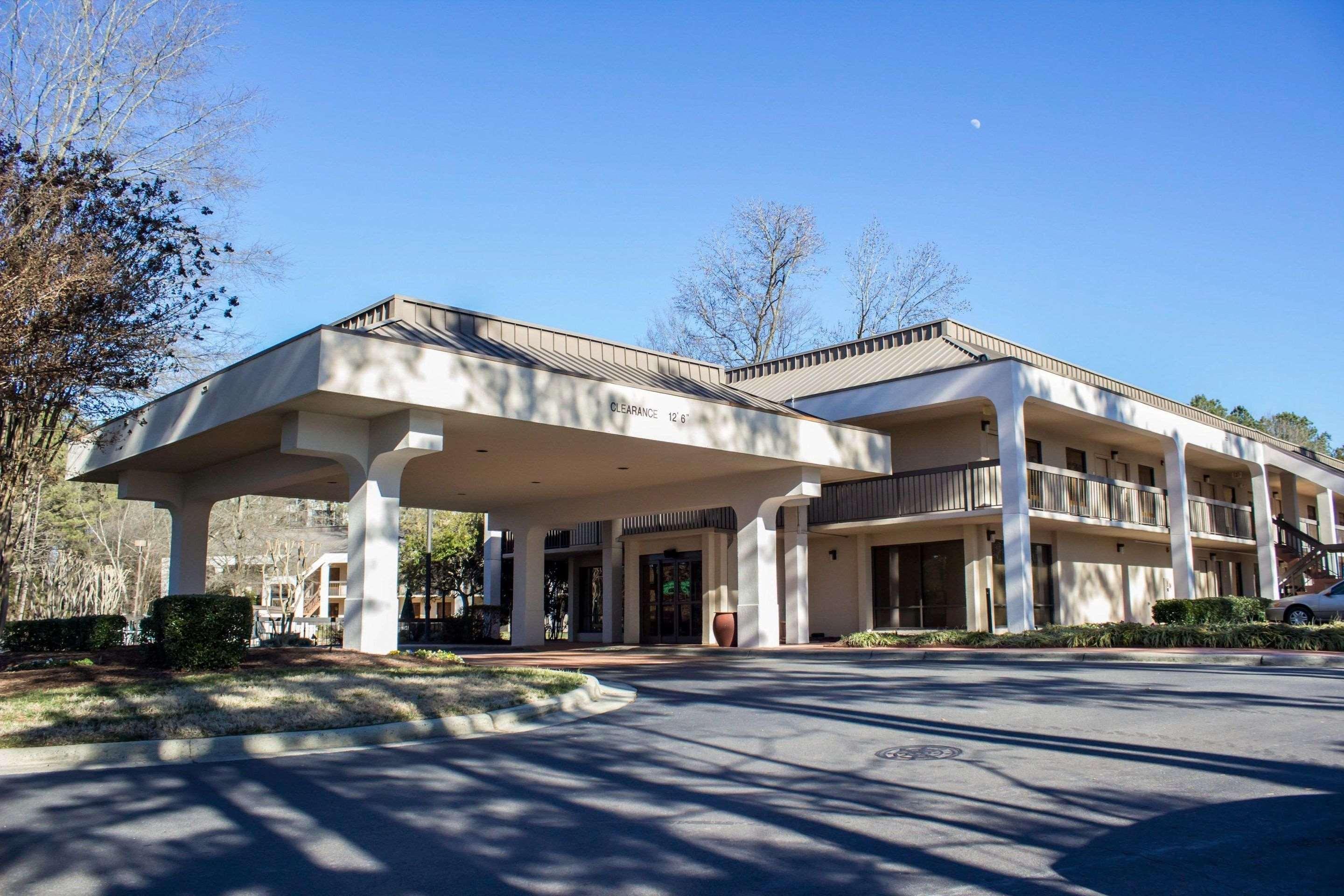 Hampton Inn Chapel Hill Exterior photo