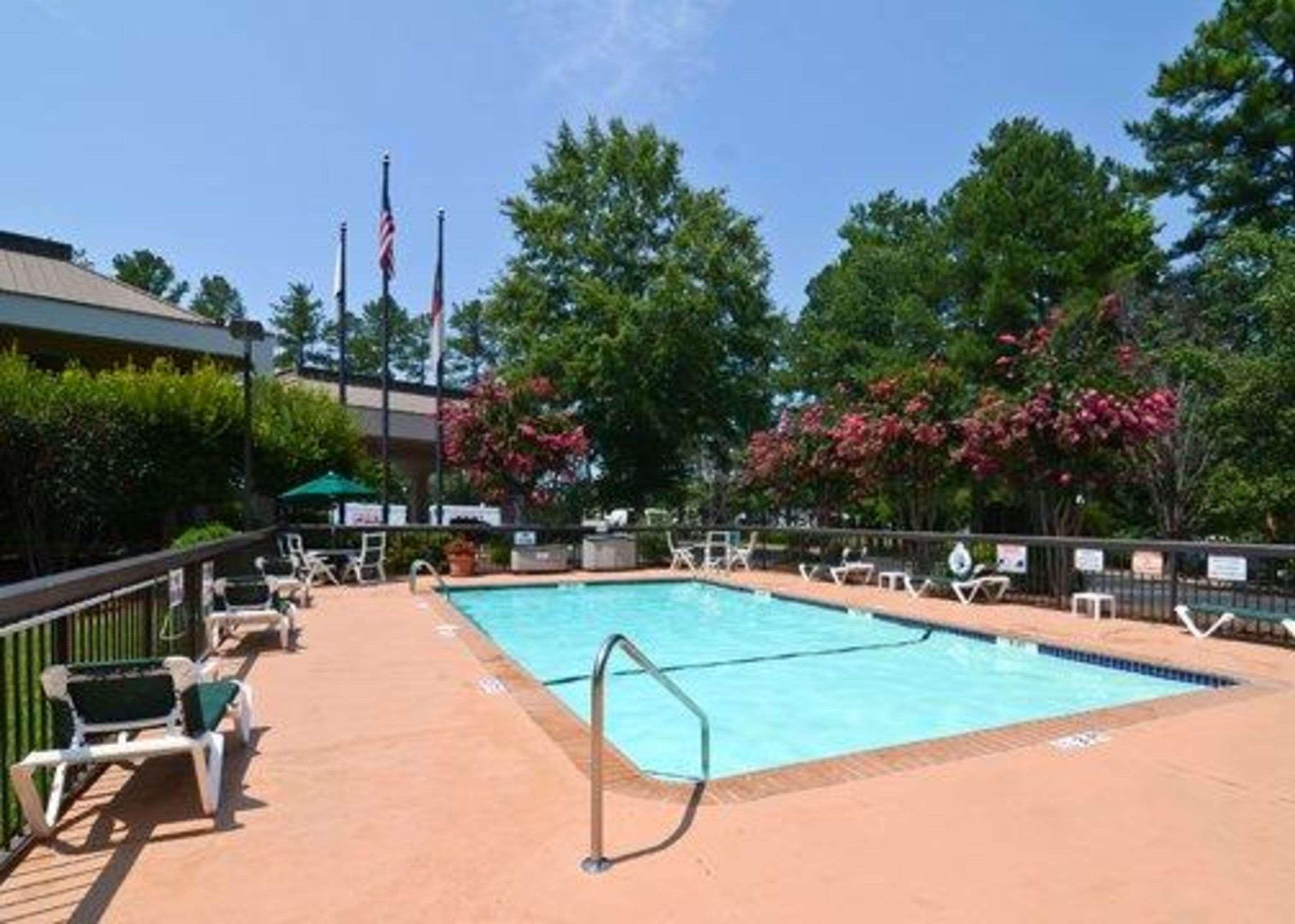 Hampton Inn Chapel Hill Exterior photo