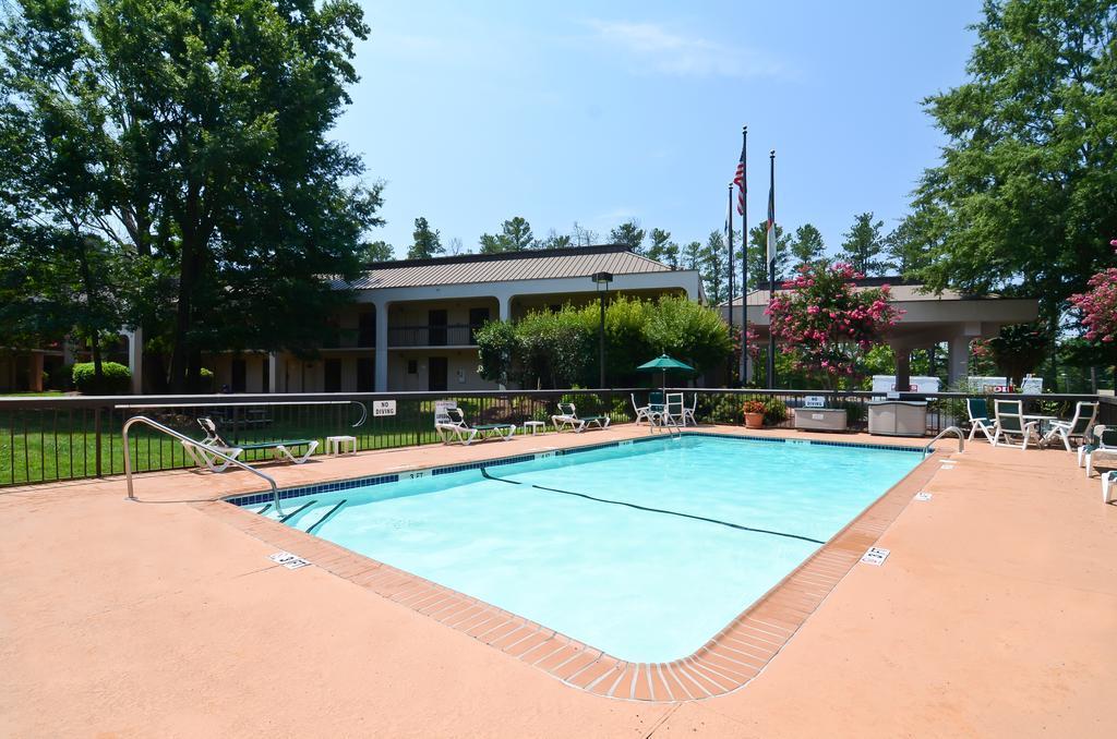 Hampton Inn Chapel Hill Exterior photo